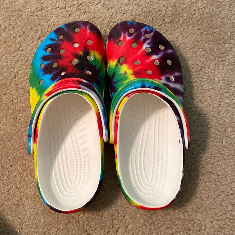 rainbow crocs